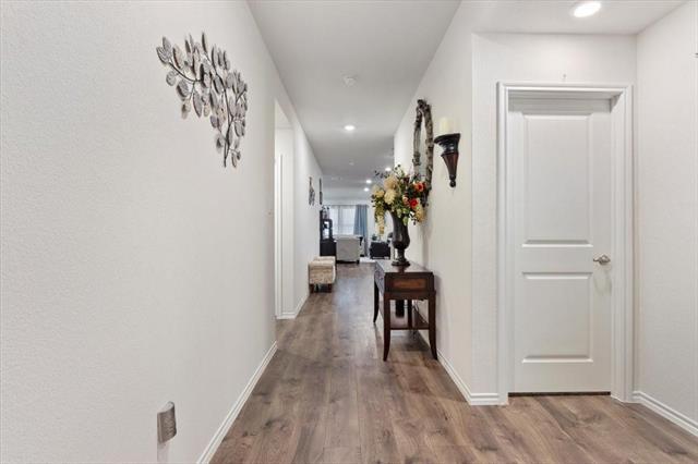 Photo - 3000 Shetland St