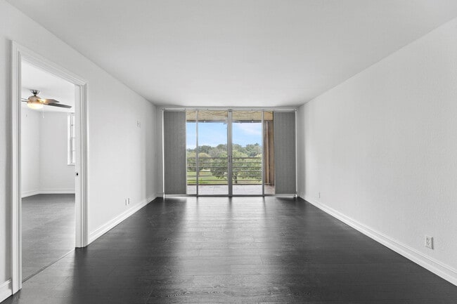 Photo - 9470 Poinciana Pl Unit 407