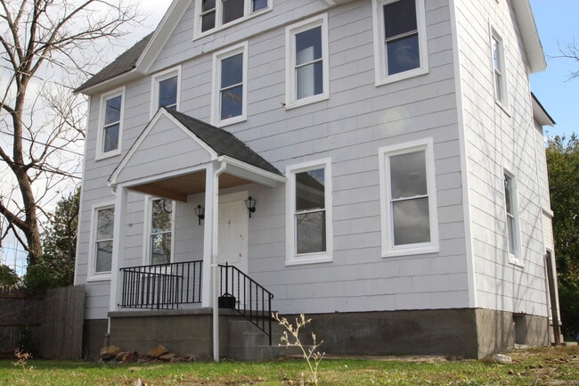 Building Photo - 6907 Belair Rd Unit 1st FL Rear