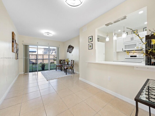 Photo - 13820 SW 112th St Unidad 107 Rental