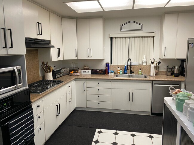 Photo - 1209 Amherst Ave Condo Unit 102