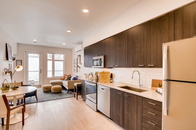 Entertain Your Guests While Cooking (1x1)