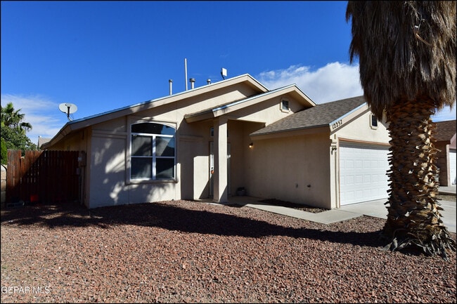 Building Photo - 12257 Robert Dahl Dr