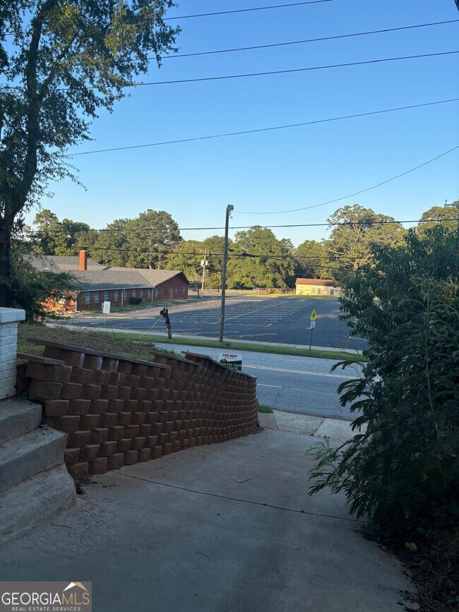 Photo - 1401 Boulevard SE