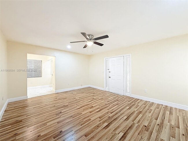 Building Photo - 2335 NE 172nd St Unit 4