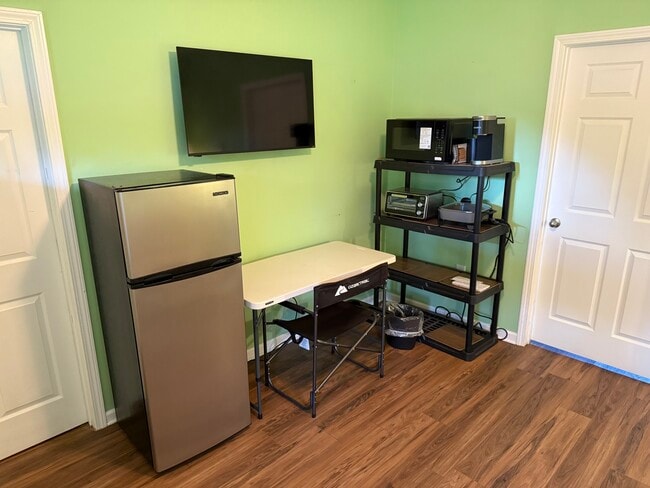 7695 Broken Hickory Dr Unit In-Law Suite