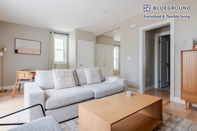 50 Kinnaird St Unit SI FL1-ID1153