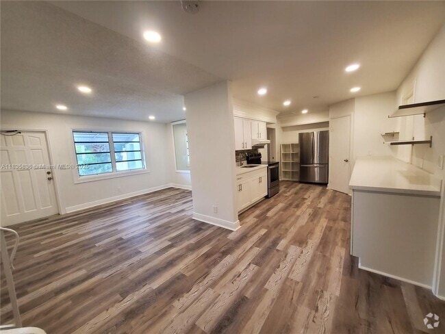 Building Photo - 126 NW 8th Ave Rental