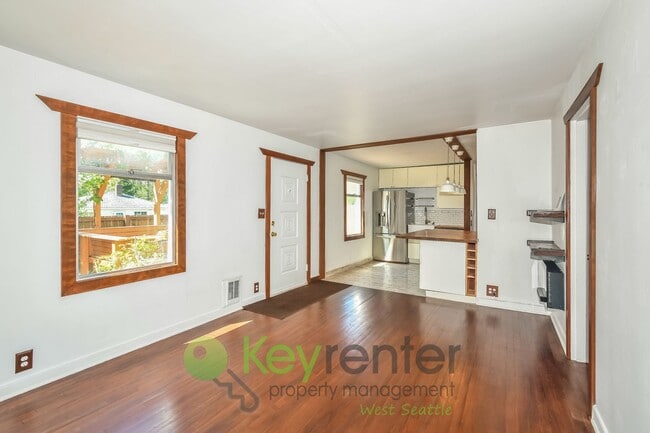 Photo - Clean Design and Easy Living in Seattle