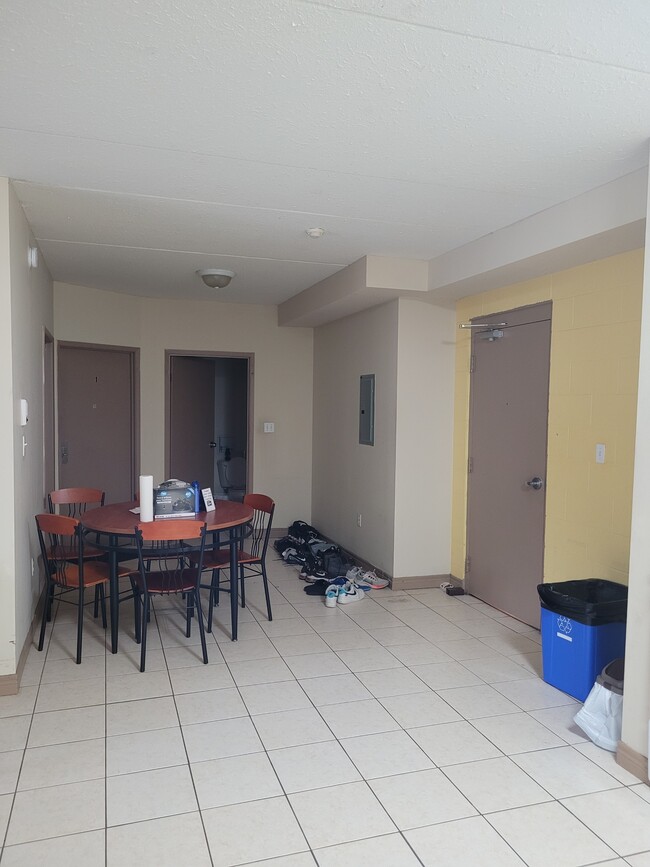 Photo - 251-251 Lester St Unité 4