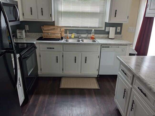 9003 Mahogany Row SE Unidad C
