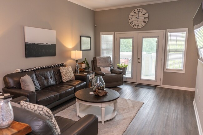 Photo - 107B White St