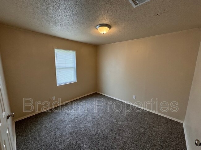 Photo - 503 N Beaumont St