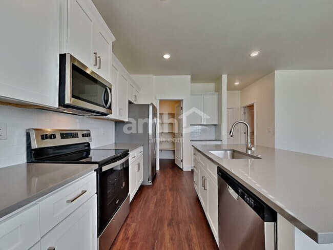 Photo - 7710 Brenden St SW
