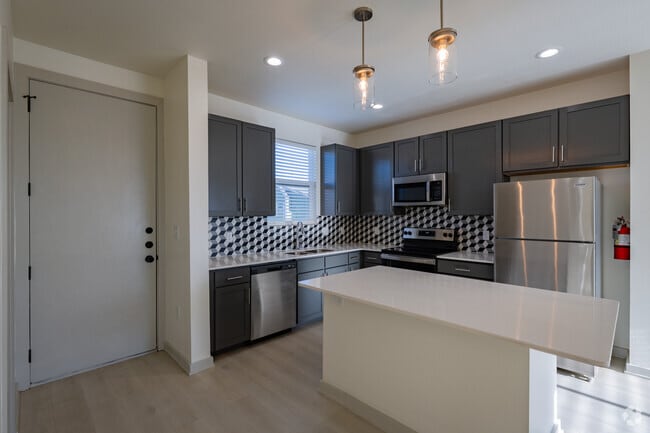 1BR, 1BA - 625SF - Dining Room