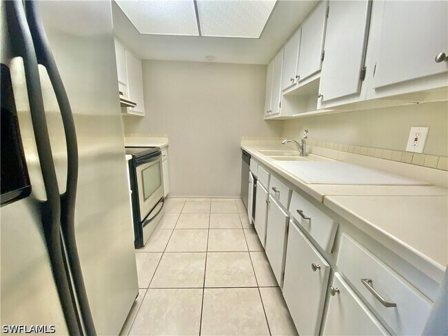 Photo - 1849 Maravilla Ave Unit A8