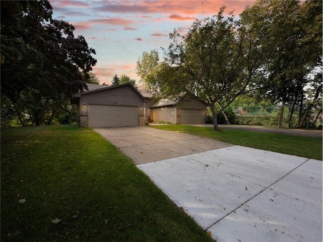 Building Photo - 5535 Lindsay St