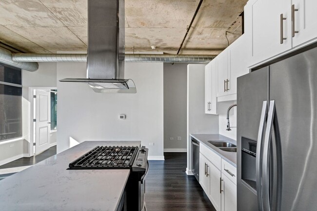 50 E 16th St Unit 515