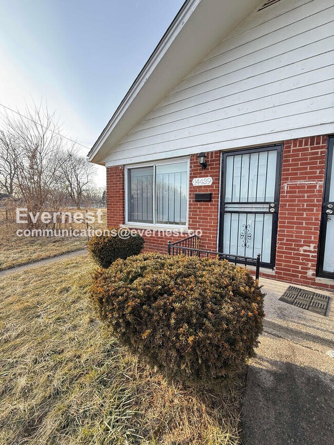 Photo - 14439 Kent St