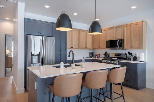 Photo - 85 Haverly St Unit ID1288029P