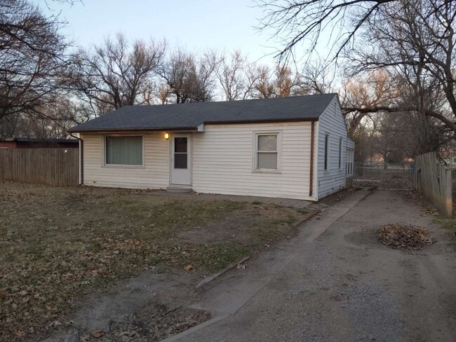 Building Photo - 2 Bed, 1 Bath Ready for Rent!