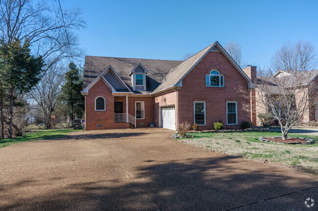 Building Photo - 196 London Ln Rental