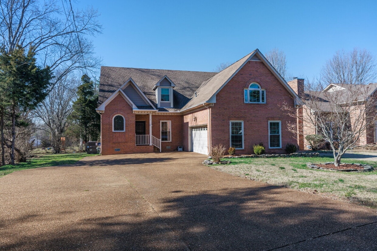 Photo - "Prime Location Opportunity at 196 London Lane, Franklin, TN!"