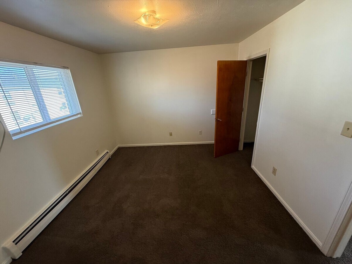 Photo - UTILITES INCLUDED! Discover Convenience in a Prime Location in your 1 BR, 1BA Apartment! Unidad TO - 10