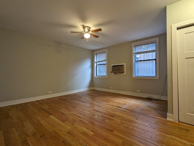 Photo - 837 W Wolfram St