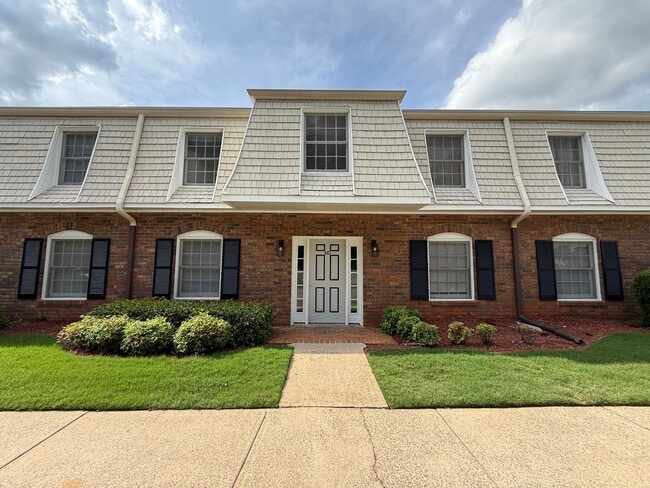 Royal Springs Apartments - Royal Springs Apartments