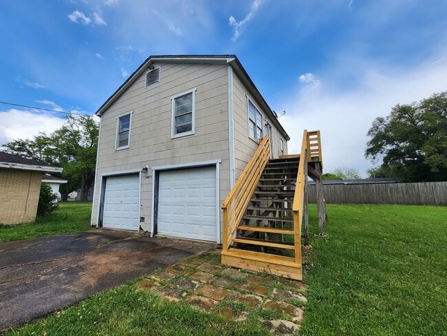 Building Photo - 105-102 9th Ave Rental