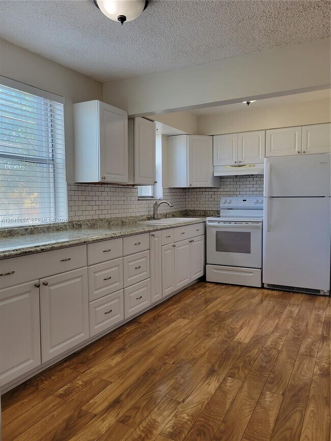 Photo - 2200 Taylor St Unit 205