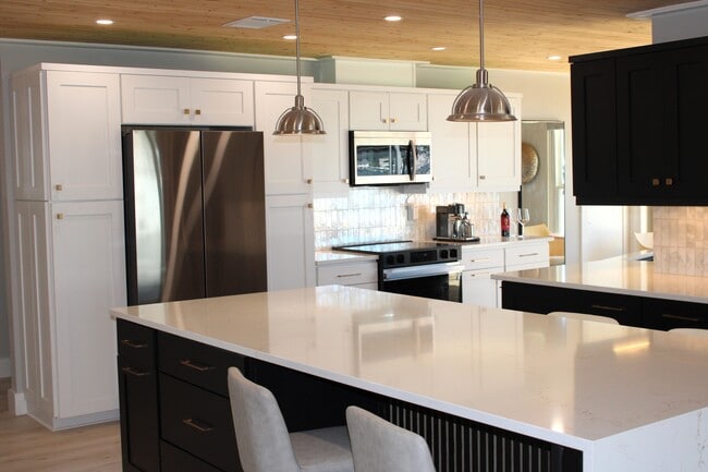 Photo - 229 Palm Is NW