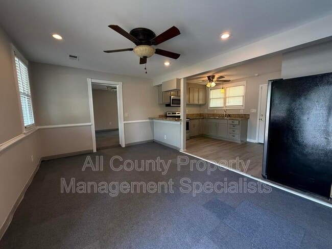 Photo - 1301 Pineview Dr