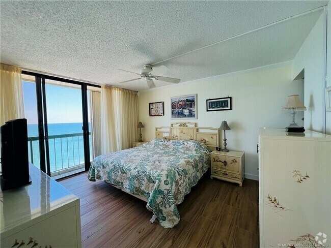 Building Photo - 9900 S Ocean Dr Unit 1401 Rental