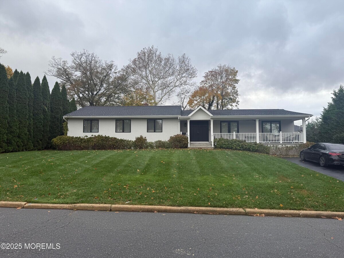 Photo - 884 Red Oaks Dr