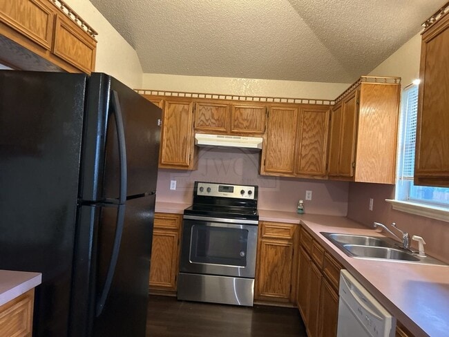 Photo - 4004 Riverrock Dr