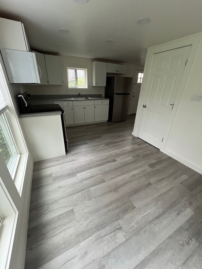 Photo - 826 Dryden Rd