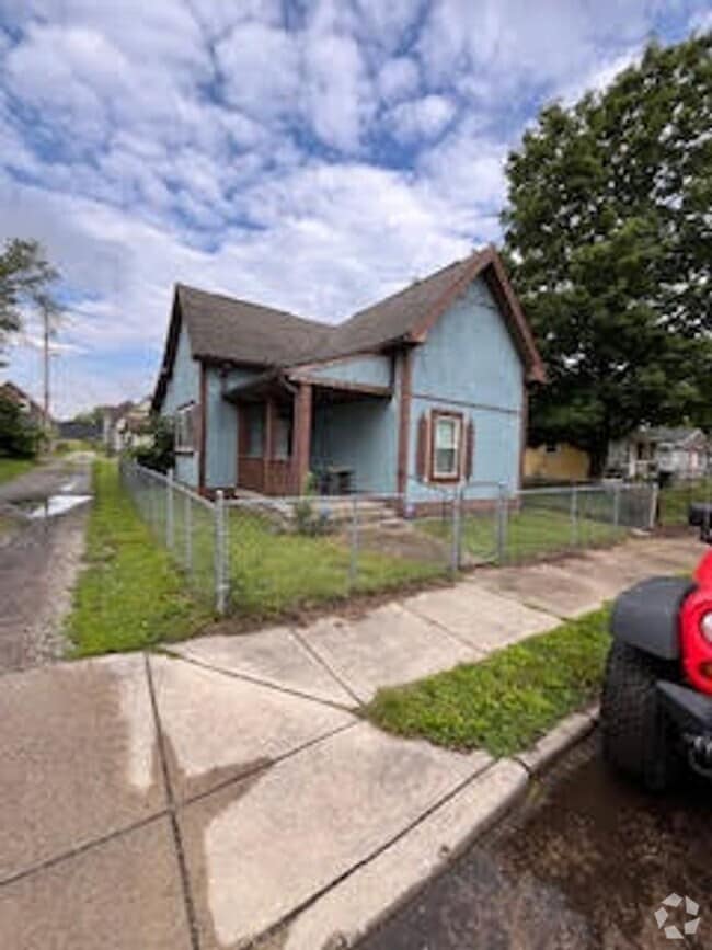 Building Photo - 254 N Reisner St Rental