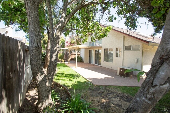 Photo - 767 Raven Dr