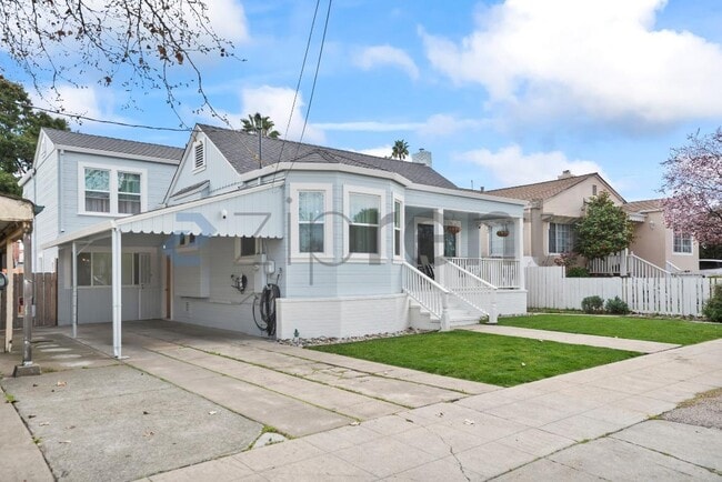 Photo - 1337 Acacia St