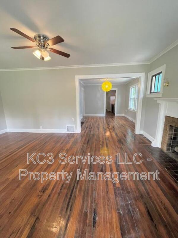 Photo - 5842 Euclid Ave E