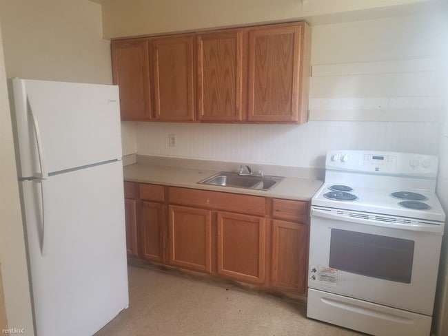 Photo - 3 br, 1 bath - 2505 Lynhaven Ave