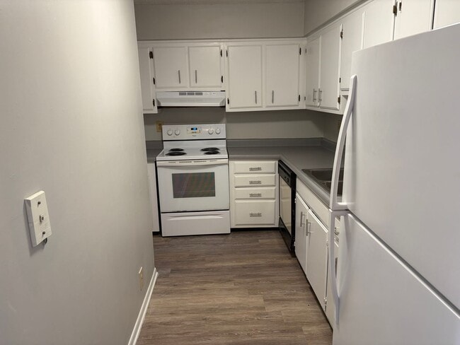 Photo - 515 Basswood Ave Unit F62