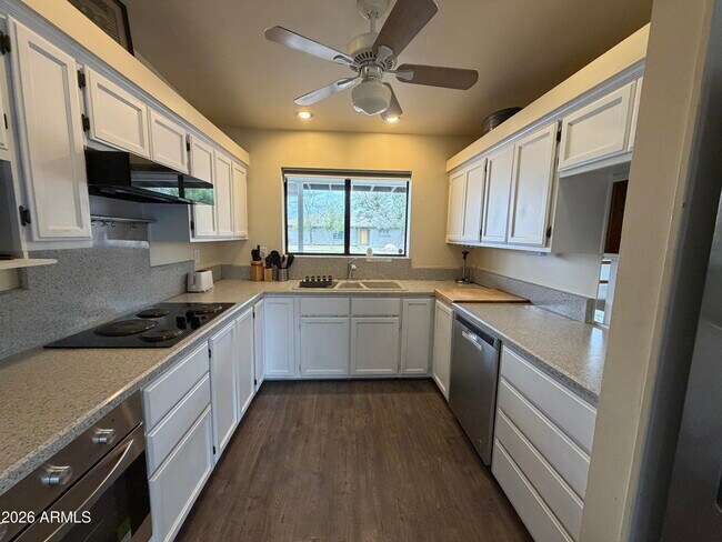 Photo - 717 E Granada Dr