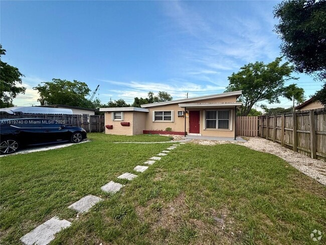 Building Photo - 824 NW 4th Ave Rental
