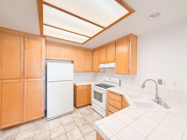 Photo - Richmond Marina Bay 3 Bed 3 Bath Townhome in Gated Bay Front Community