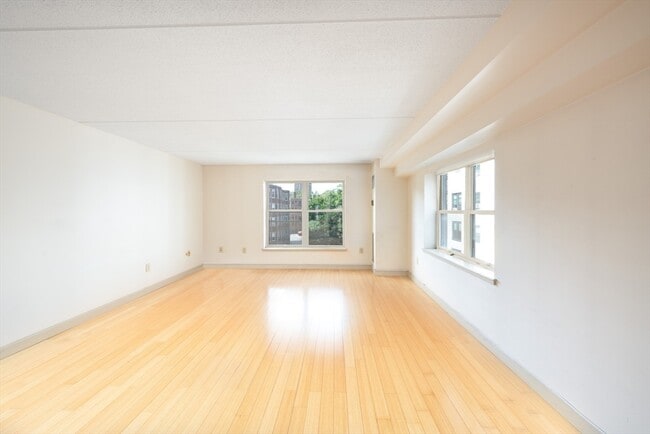 Photo - 108 Peterborough St Unit 4-G