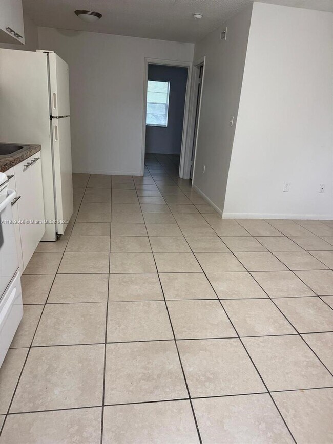 Photo - 2401 Van Buren St Unit Apt 4