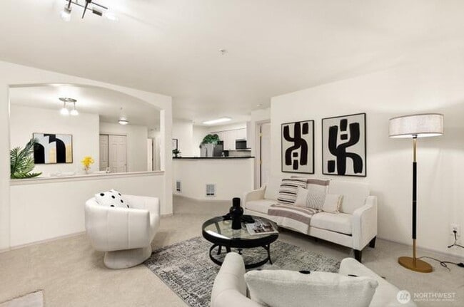 Photo - Beautiful 3 Bedroom 2 Bath Condo Newport Way Issaquah